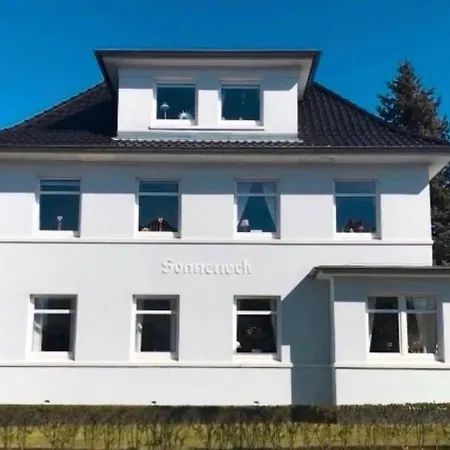 Geraeumige Maritime In Daire *